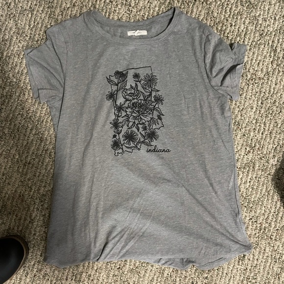 Maurices graphic tee - Picture 1 of 3